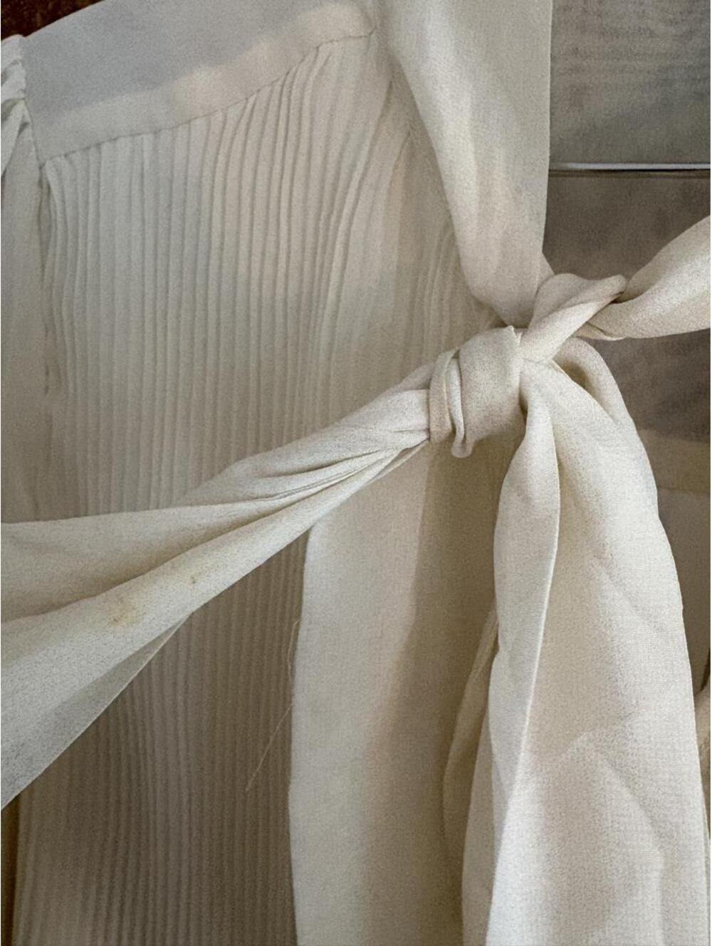 Nanette Lepore cream blouse with tie front detail and pleated texture - Picture 5 of 5